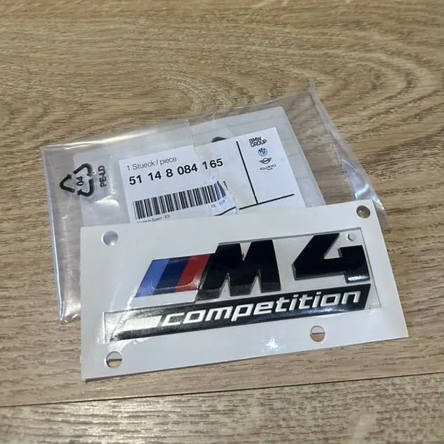 Надпись BMW G82 M4 Competition