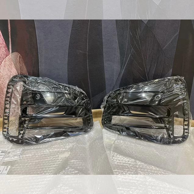 Решетка боковая переднего бампера BMW G22 G23