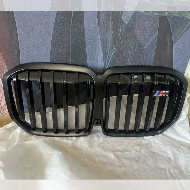 Решетка радиатора BMW G07 X7 LCI M60i